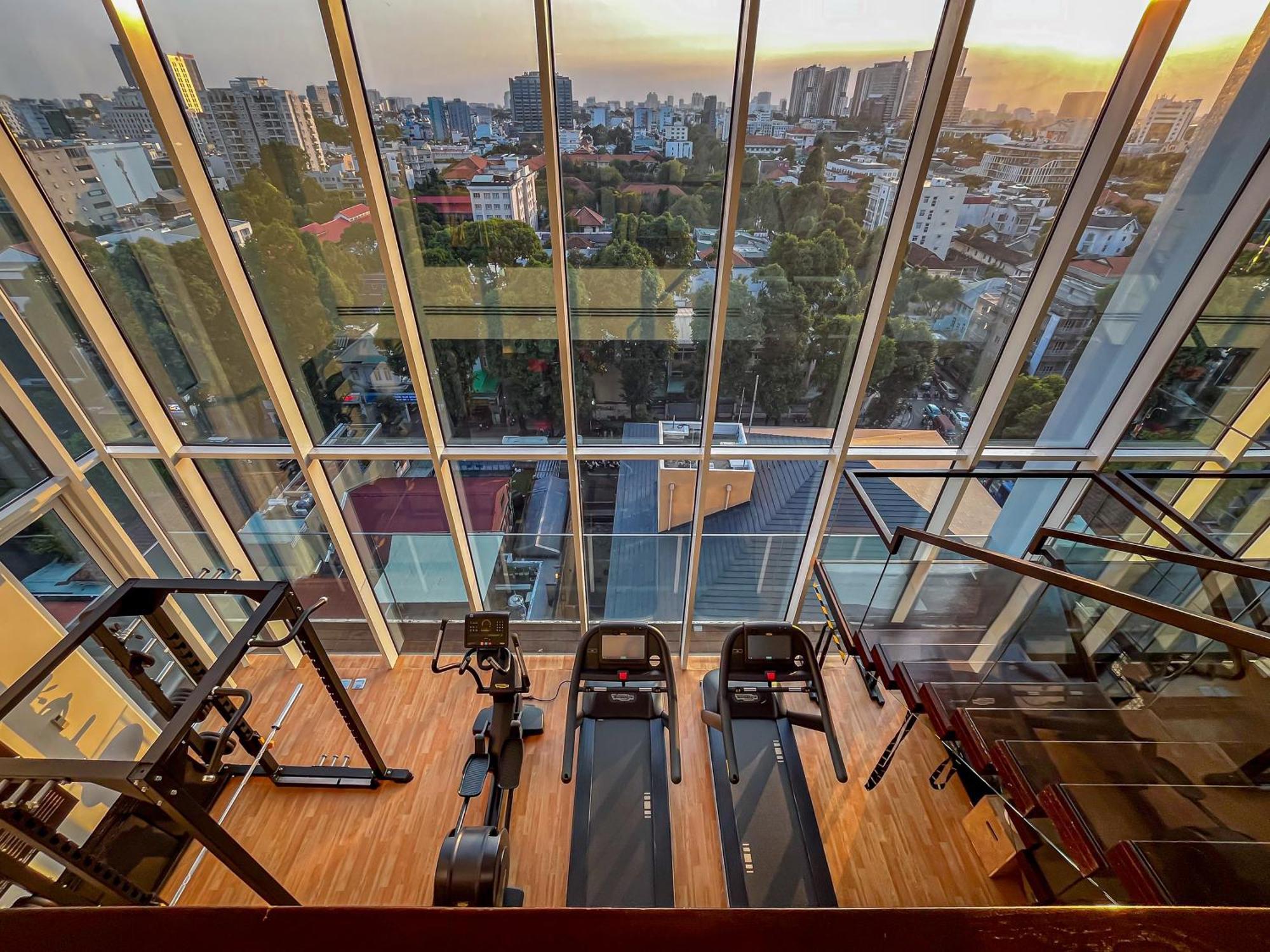 Elegant Retreat - Duplex With Private Pool